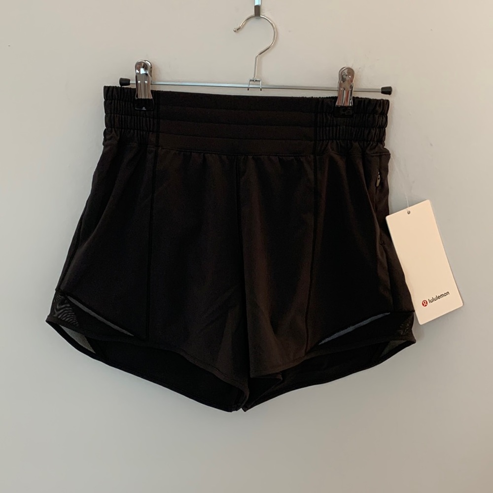 MOVING- NEW WITH TAGS - Lululemon Hotty Hot HR 4 Tall Shorts Lined